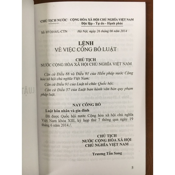 Ảnh Sách - Luật Hôn nhân và Gia đình (NXB Lao động) 3