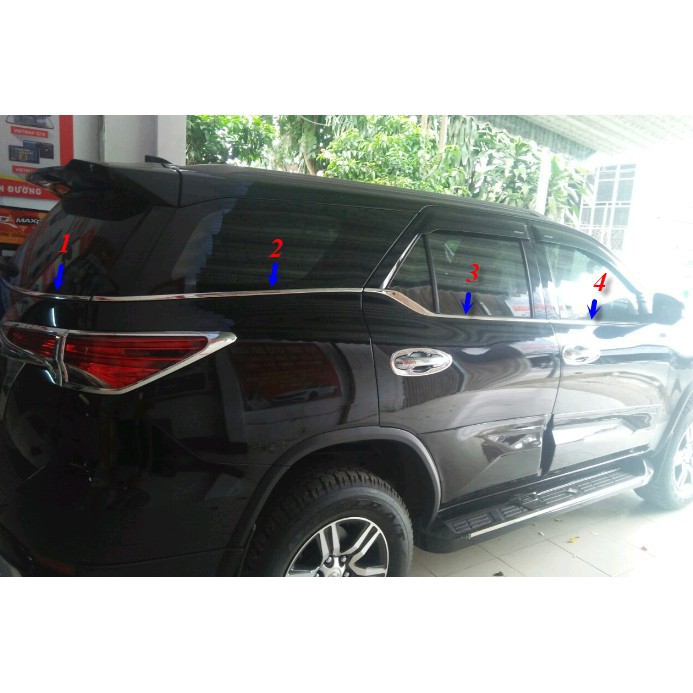 Nẹp viền chân kính xe Toyota Fortuner đời 2017- 2018 - 2019- 2020- 2021 - 2022- 2023-2020 2022 2023 2024 Hàng inox cao c
