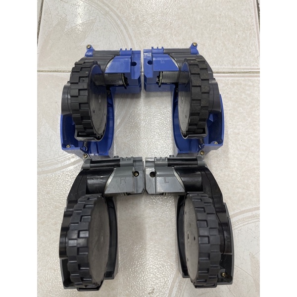 Bumooby 2 Pack Replacement Tires Compatible with iRobot RoombaS9,S9+, j7, 500,600,700,800,900, e and i Series Models, Anti-Slip Wheel Tires Replacement, Great Adhesion and Easy Assembly