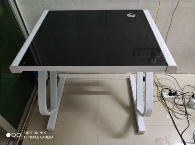BÀN MÁY TÍNH CHÂN Z  KÍNH CƯỜNG LỰC 3C 120cm