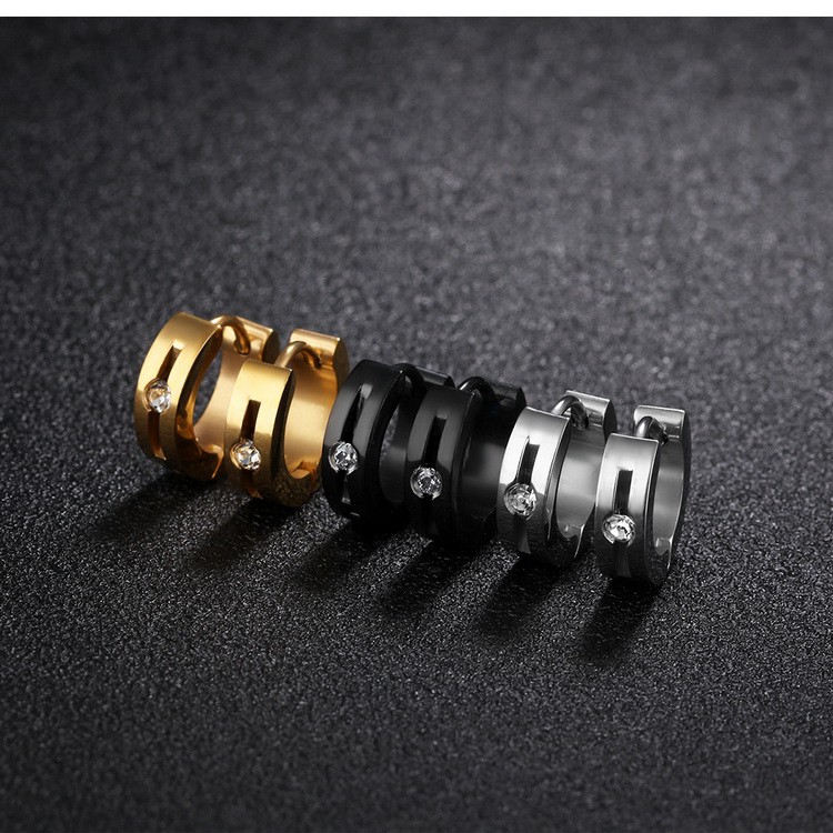 Khuyên tai titan tròn unisex đính đá không đen không gỉ