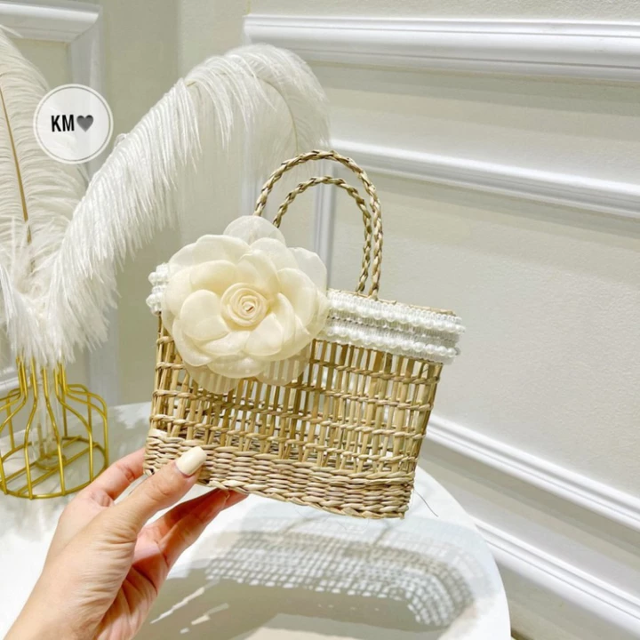 Women's Woven Straw Bag