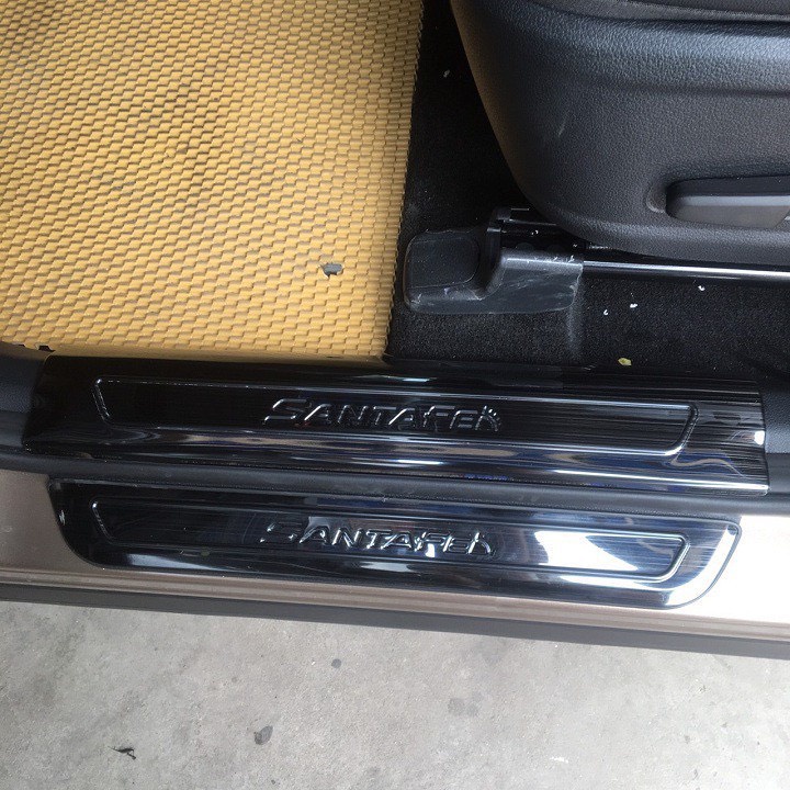 Ốp bậc cửa xe Hyundai Santafe 2018 - 2020, 2021- 2023, Chất liệu Titan chuẩn nhất thị trường