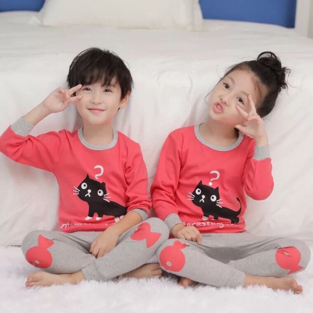 Bộ quần áo trẻ em