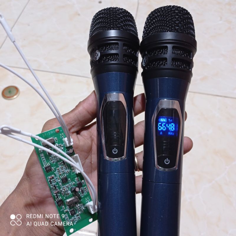 Micro Loa Kéo Kim Loại Cao Cấp UHF 4 Râu | Shopee Việt Nam