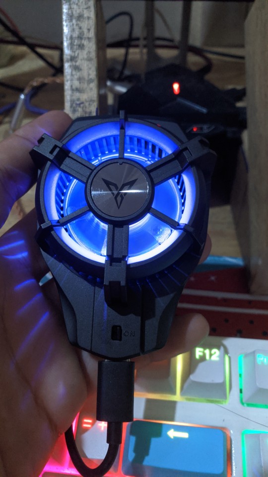 Sò lạnh Flydigi Wasp Wing Pro 2