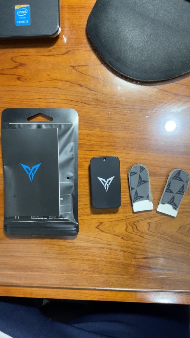 Hộp đựng bao tay Flydigi