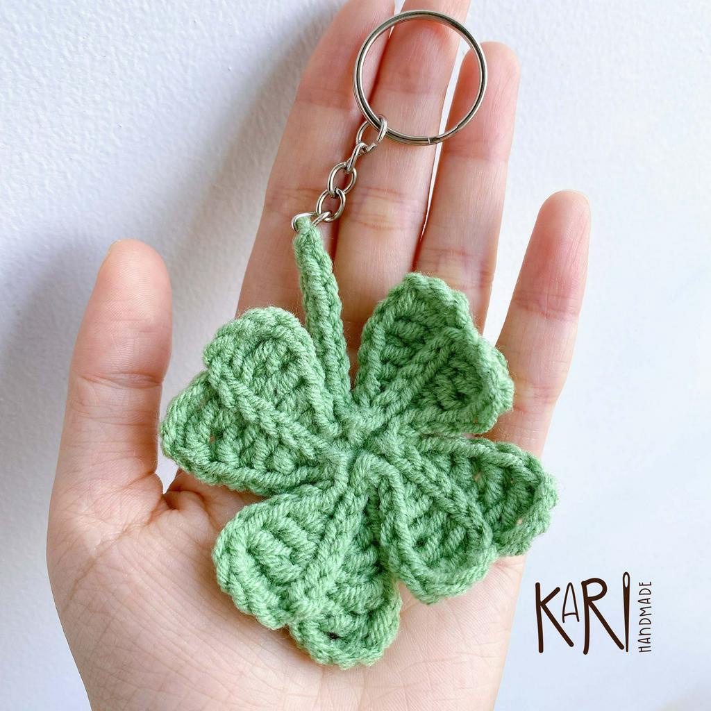Móc khóa cỏ may mắn bốn lá ba lá bằng len handmade thủ công Kari Handmade crochet keychain