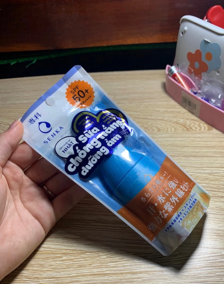 Kem chống nắng Senka Perfect UV dạng sữa 40ml