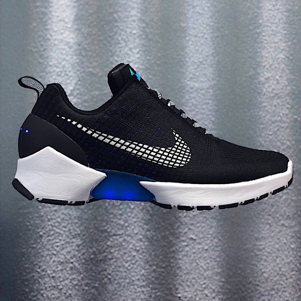 Nike hyperadapt outlet giá