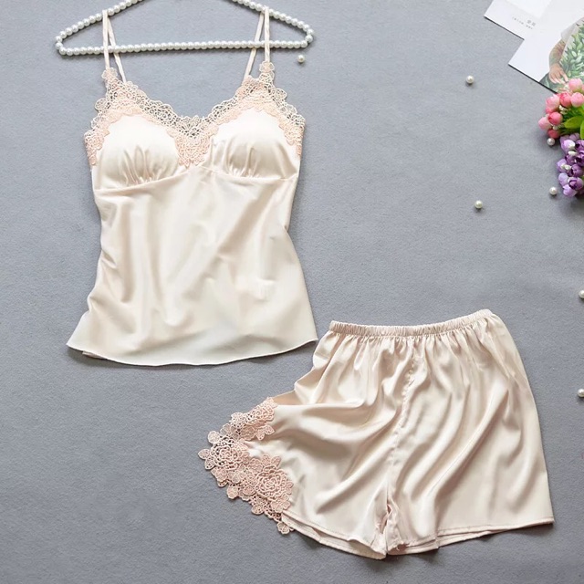 Bộ ngủ lụa mềm mịn phối ren