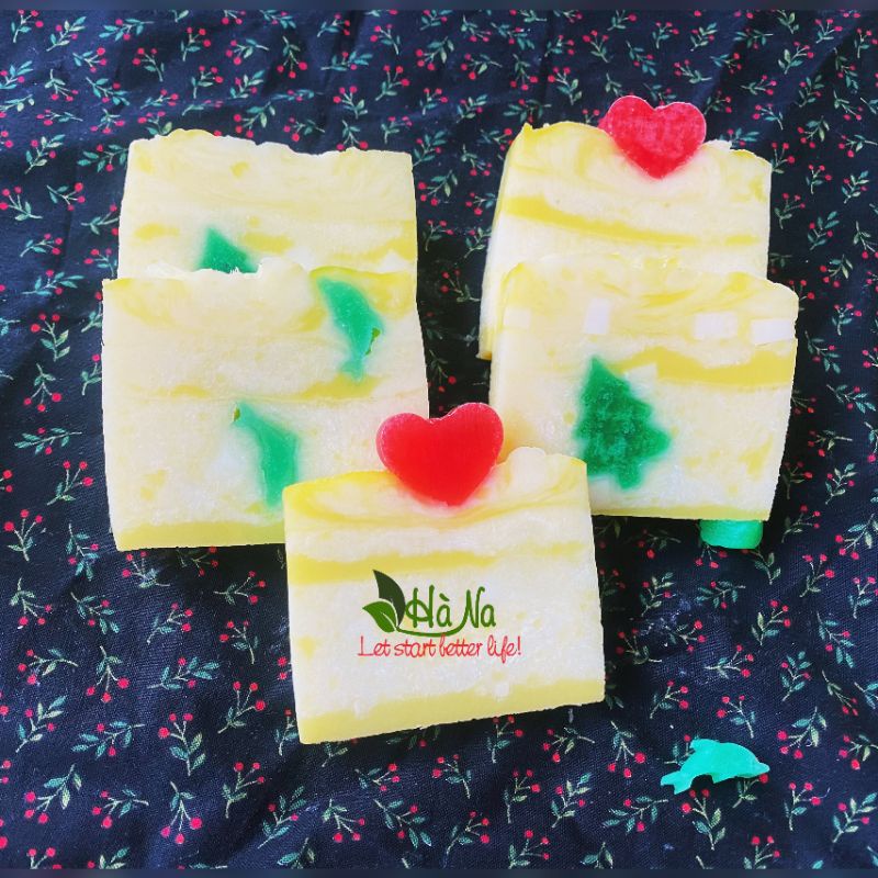 Handmade soap - Tinh Dầu Hà Na - Làm sạch, mềm ẩm da, thư giãn