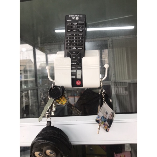 Khay để điện thoại,điều khiển remote TV, Điều hòa dán tường bàn làm việc siêu dính [GIÁ SỈ]