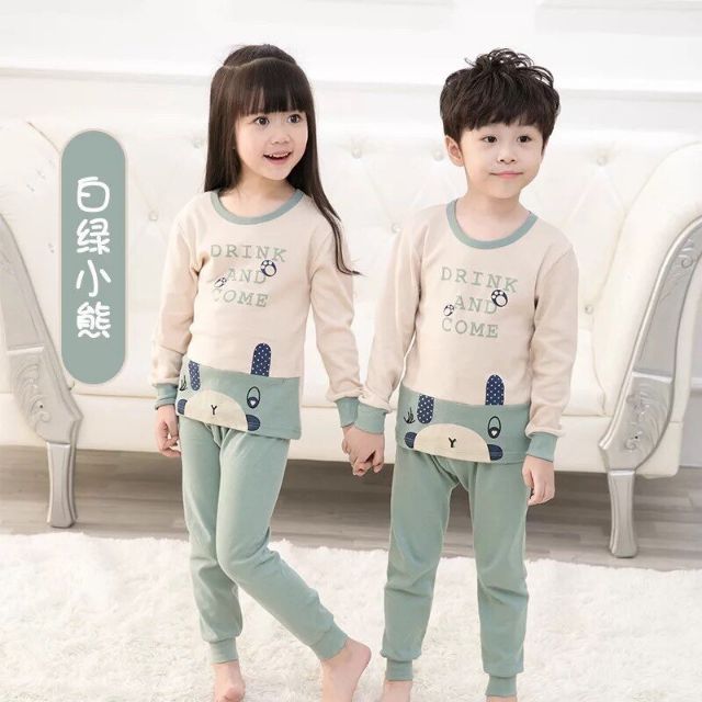 Bộ quần áo trẻ em