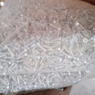 1 kg vít 1,5 phân trắng