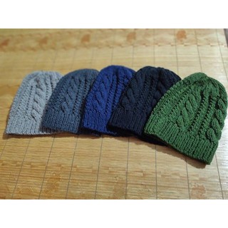 Mũ len đan tay dáng chuông kèm quả bông lớn rất đáng yêu - Quà tặng handmade giữ ấm ngày đông