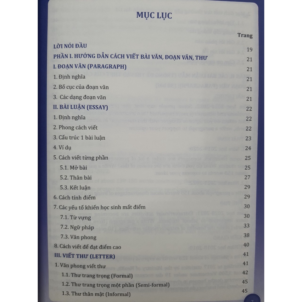 Ảnh Sách - Bài Luận Mẫu Tiếng Anh dành cho học sinh thi trung học phổ thông chuyên 3 miền Bắc - Trung - Nam 2