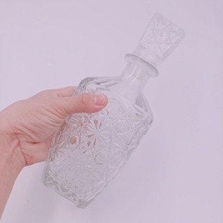 Chai thủy tinh vát vuông họa tiết nổi dung tích 750ml cao cấp