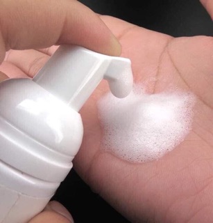 Bọt vệ sinh mắt chính hãng