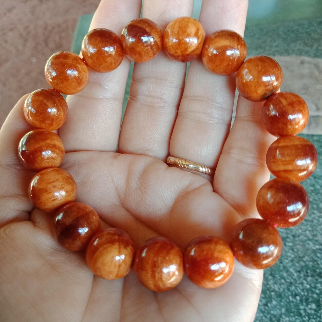 vòng phong thủy đeo  tay gỗ huyết long 12ly