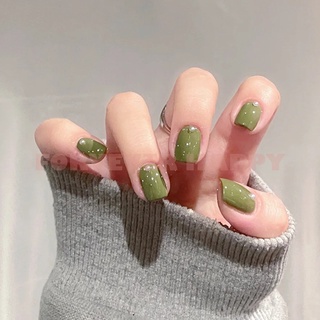 Nếu bạn đang tìm kiếm một sắc màu mới để làm nail, hãy thử ngay màu xanh dương. Bộ sưu tập móng xanh dương đầy sáng tạo sẽ khiến bạn không thể rời mắt khỏi hình ảnh này.