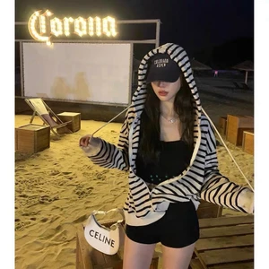 ÁO KHOÁC NỈ SỌC TRÙM MŨ - THỜI TRANG CỰC HOT , PHONG CÁCH SIÊU HOT CHO CÁC CHỊ EM HIYU FASHION