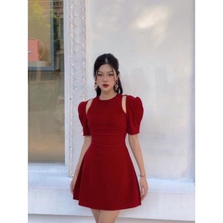 Đầm nhung khoét vai