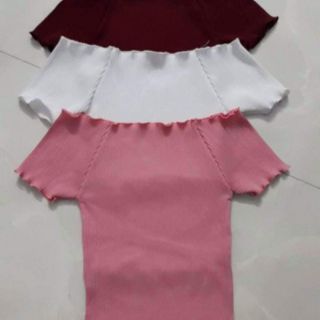 Áo trễ vai tay ngắn.