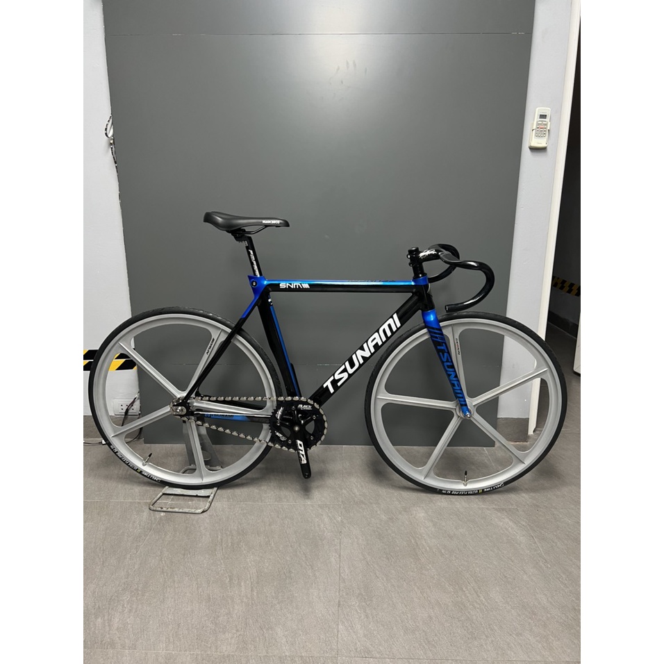 Vélo Fixie Tsunami SNM300 – Monovitesse – Roues 700C – Cadre Alu 54cm (neuf)