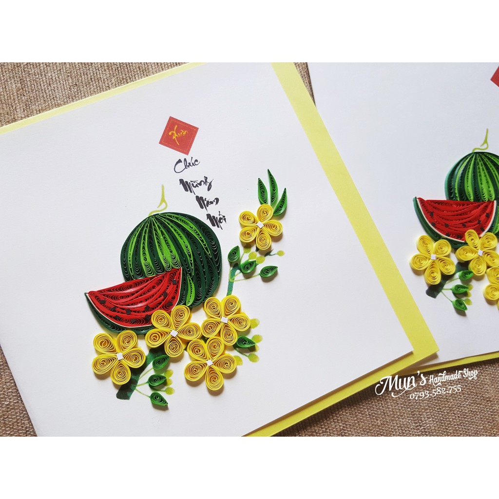 Hãy để thiệp Tết giấy xoắn handmade của chúng tôi truyền tải tình cảm đến người thân, bạn bè. Những thiệp Tết đốn tim này được làm bằng giấy xoắn tỉ mỉ, sáng tạo và độc đáo. Hãy xem những hình ảnh liên quan đến thiệp Tết giấy xoắn handmade để thưởng thức sự đẹp đẽ và độc đáo của chúng.