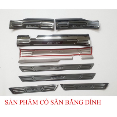 Ốp bậc cửa, nẹp bước chân trong, ngoài xe Kia Sonet 2022, 2023, 2024 titan phay xước cao cấp