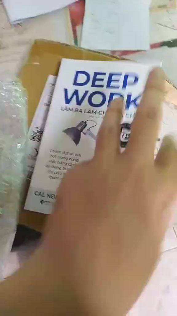 Sách DEEP WORK Làm Ra Làm Chơi Ra Chơi: Thoát khỏi sự sao lãng để tập ...
