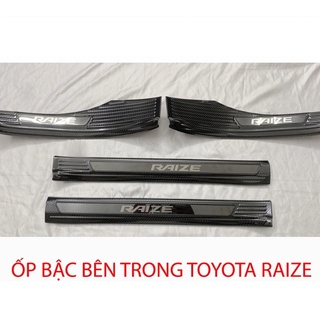 Ốp bậc cửa, nẹp bước chân trong, ngoài xe Toyota Raize 2021, 2022, 2023, 2024 vân carbon cao cấp