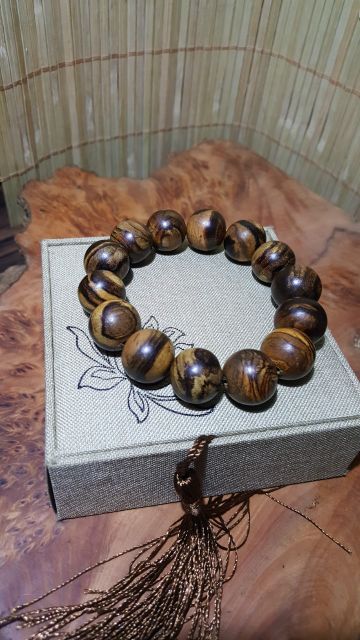 Vòng tay Trầm Indonesia zebra - Zebra agarwood Indonesia-