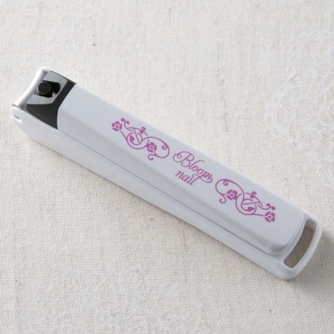 Bấm Móng Tay Inox Hoa Văn Kai Razor 1038 HC3601 (Cỡ Vừa - Màu Trắng)