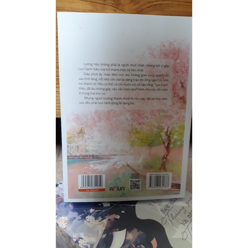 Ảnh Sách - Lại đây, ôm cái nào! (tặng kèm 01 bookmark + 01 tập giấy nhớ + 4 bìa gác màu in kèm) - Tả Đồng 4