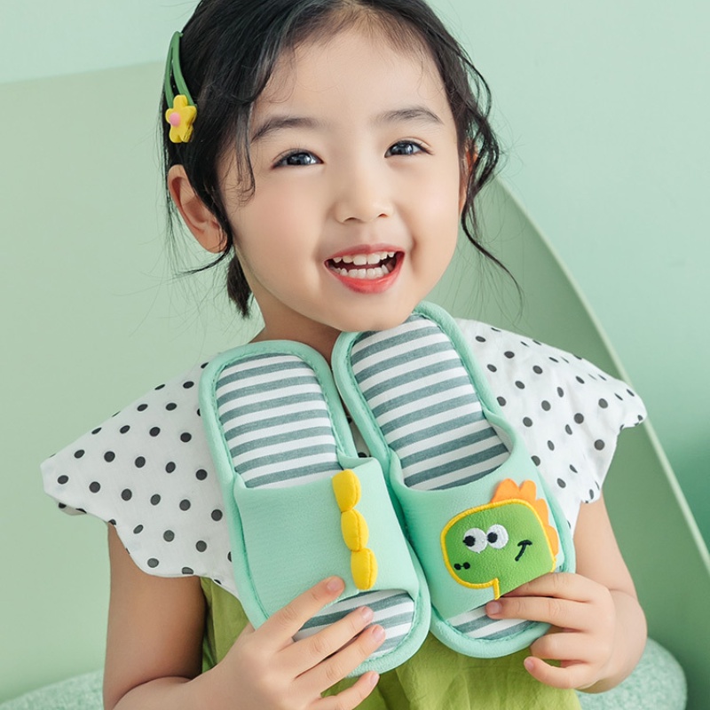 ✨Phụ Kiện Chuyên Dụng Dành Cho Gia Đình✨Dép Đi Trong Nhà Vải Lanh Mềm Mại Chống Trượt Cho Bé
