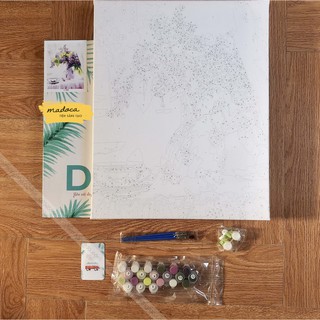 Tranh tô màu 40x50cm có khung Hoa tím bên cửa sổ T191