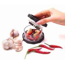 Dụng cụ xay tỏi ớt cầm tay mini tiện dụng trong nhà bếp