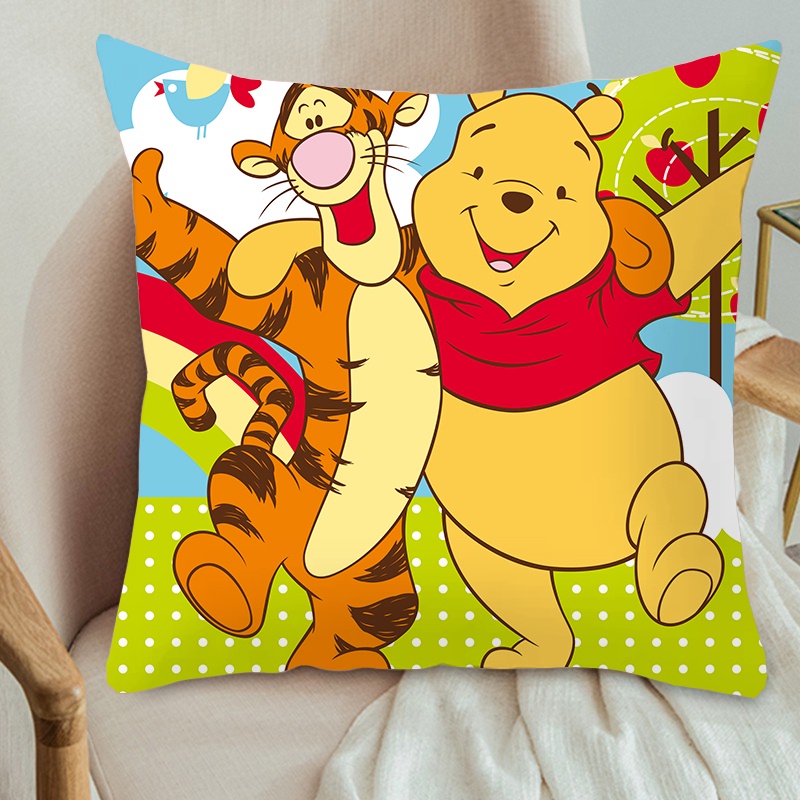 Vỏ gối in hình gấu Pooh đáng yêu kích thước 45x45cm