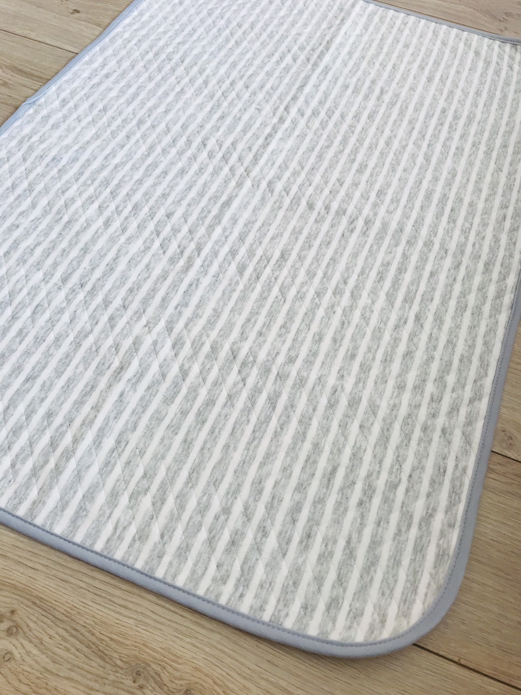Mô tả Size 62x114cm tấm lót chống thấm cho bé bỏ bỉm TILO cotton 4 lớp mềm êm, không nóng bí, giặt máy - 3