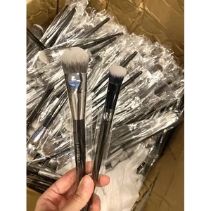 Bộ đôi cọ đánh nền và che khuyết điểm bán chạy nhất làng cọ makeup
