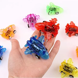 Set 2 chiếc máy bay mini trong suốt nhiều màu cho bé (có dây cót)