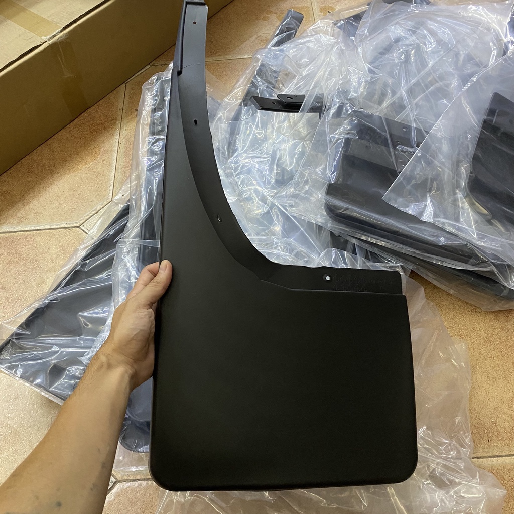 Chắn bùn bánh xe FORD RANGER 2014 - 2021, Mazda BT-50, NHỰA DẺO bên bỉ, chống bùn đất
