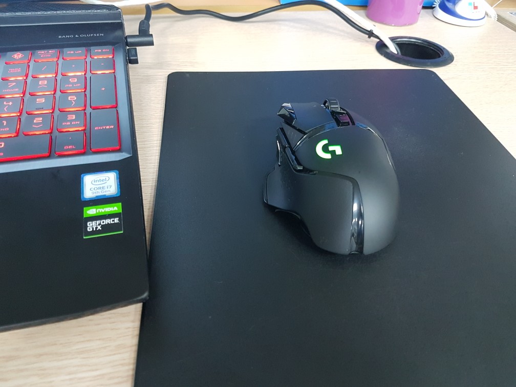 Logitech G502 LIGHTSPEED với đèn RGB