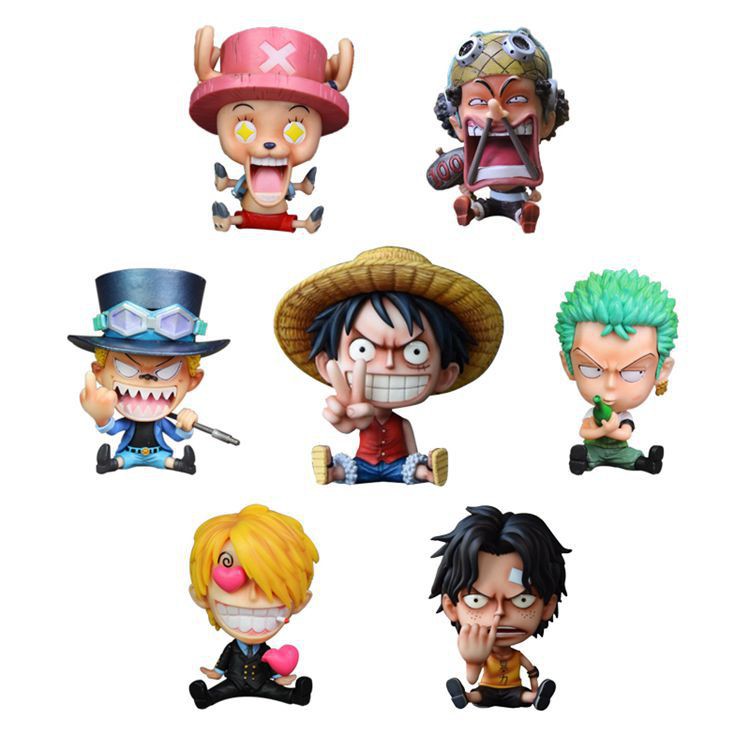 Mô hình One Piece: Với các chi tiết hoàn hảo, mô hình One Piece sẽ mang đến cho bạn trải nghiệm thực tế như đang ở trên tàu hải tặc Suke Suke của Luffy và băng hải tặc Mũ Rơm. Đừng quên để mô hình này trên bàn làm việc của bạn!