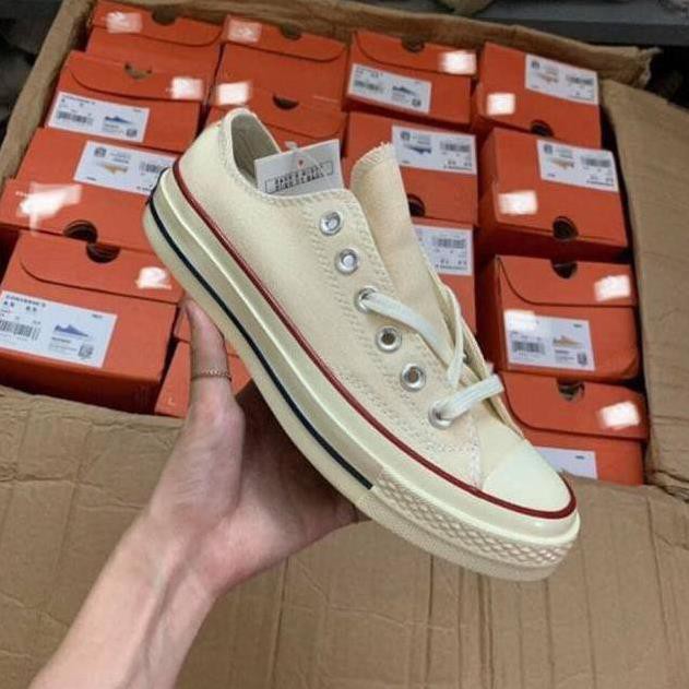 SO SÁNH GIÀY BẢO HỘ VÀ GIÀY THƯỜNG 