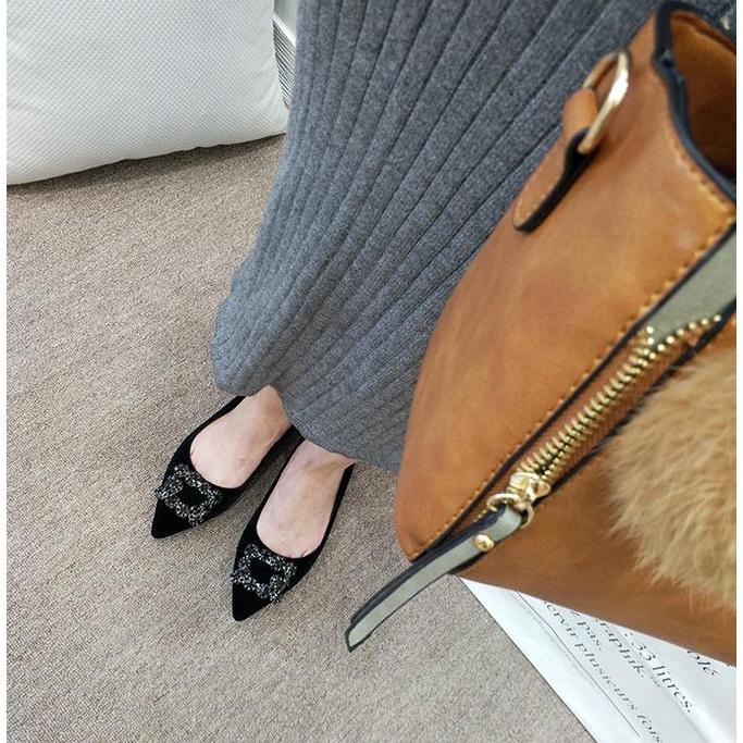 Giày Nữ mũi nhọn đế bằng, size lớn 31-46, lót lông cừu, đính kim cương giả đen