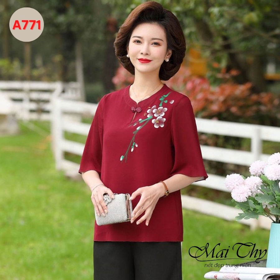 Ảnh Bộ Trung Niên Cho Mẹ MAI THY S771, Set Đồ Cho Mẹ Trung Niên Áo Cổ Tàu Thêu Hoa Mai Quần Thun Mát Mẻ | Thời Trang Nữ U50 2