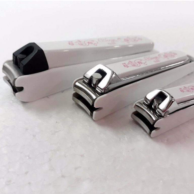Bấm Móng Tay Inox Hoa Văn Kai Razor 1038 HC3601 (Cỡ Vừa - Màu Trắng)